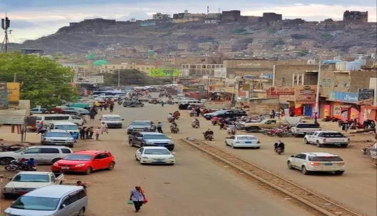 حرب على الإستثمار في الضالع .. مسلـ.ـحون يغلقون أكبر مجمع تجاري ومطعم سياحي في المحافظة