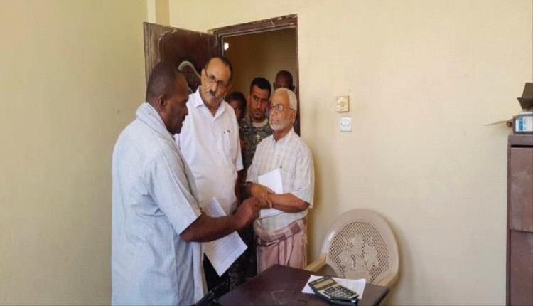 لحج .. الصلاحي يتفقد مستوى الانضباط الوظيفي في المكاتب والمؤسسات الحكومية بالمحافظة