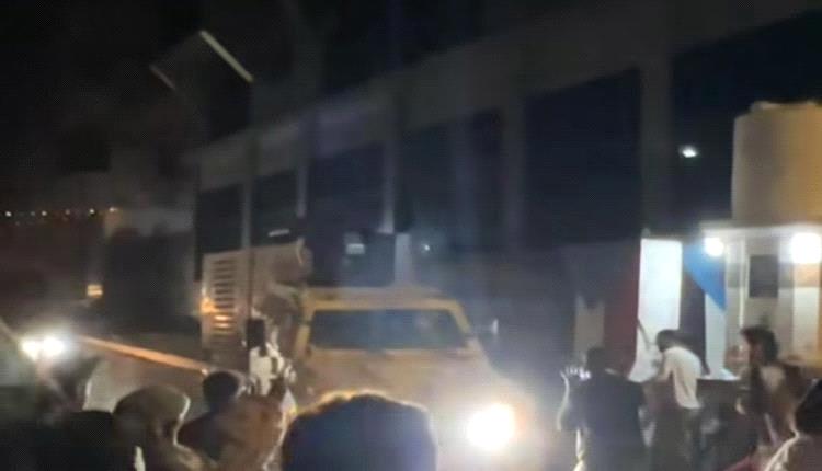 شهادة ميدانية تكشف كواليس ما حدث أمام بوابة معاشيق!

