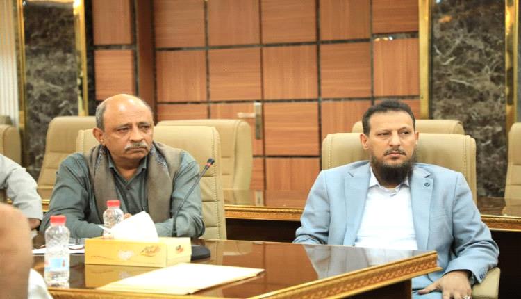 محافظ عدن يطّلع على أوضاع مستشفى الجمهورية ويشدّد على تحسين جودة الخدمات الطبية

