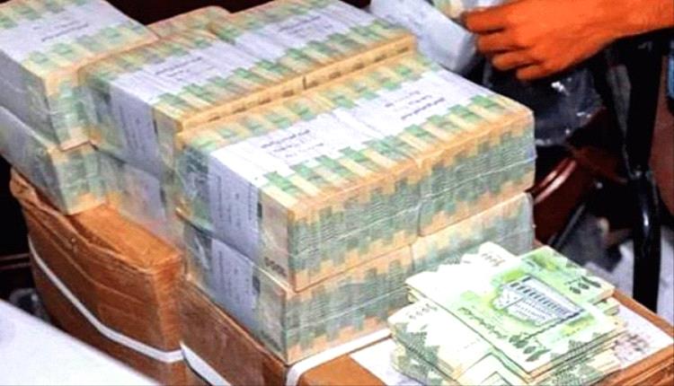 أزمة سيولة خانقة تضرب عدن … وخبراء يحذّرون من “اشتباك مالي” يهدد الاستقرار النقدي