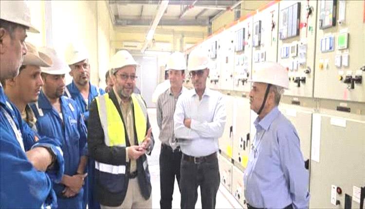 وزير الكهرباء يبشر أهالي عدن بشأن الصيف القادم