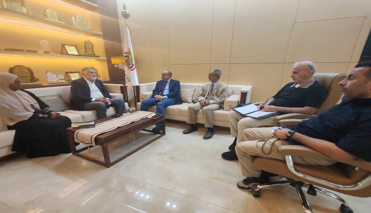 وزير الصحة يبحث مع ممثل منظمة الصحة العالمية تعزيز التعاون الصحي المشترك 