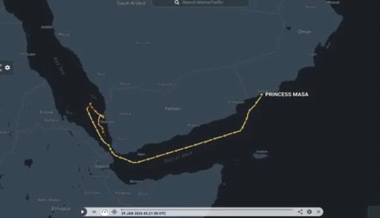 رصد تسلل سفن مشبوهة مرتبطة بإيران إلى مينائي رأس عيسى والصليف بالحديدة