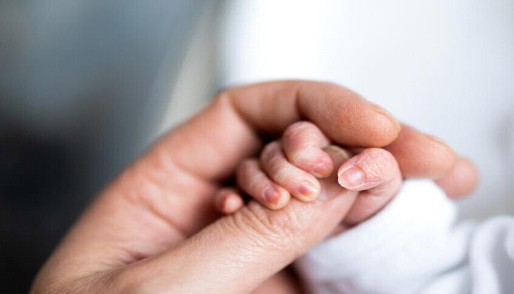 ولادة أول طفل في بريطانيا باستخدام رحم متبرعة متوفاة