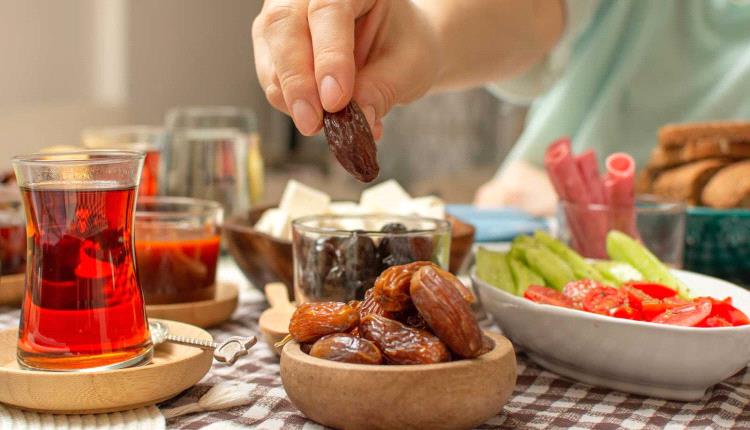 أخطاء شائعة على مائدة الإفطار تُفسد فوائد الصيام