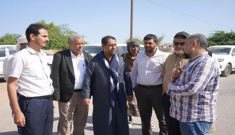 بتوجيهات وزير الأشغال: تسليم موقع مشروع خط جعار–باتيس بأبين الى الجهة المنفذة ضمن خطة تطوير البنية التحتية للطرق