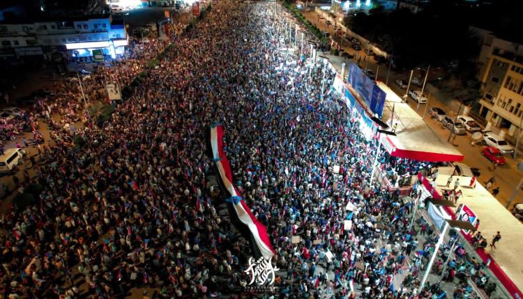 المجلس الانتقالي.. مظلة وطنية لا تكسرها العواصف ورهان شعبي لا يخسر أبدا