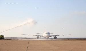 مطار سقطرى يستقبل أولى رحلات الخط الدولي الجديد بين جدة وسقطرى
