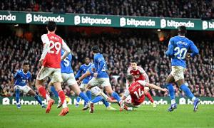 ارسنال يهزم سندرلاند3-0 وتشيلسي يفوز علي ولفرهامبتون 3-1 في الدوري الانجليزي