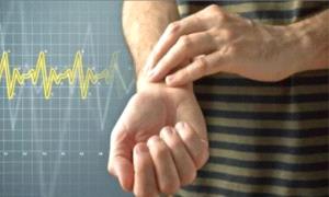 تكشف كفاءة قلبك ومستوى توترك.. أسباب تقلب ضربات القلب