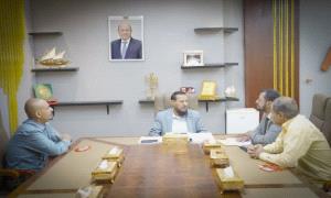 محافظ عدن يؤكد حرص السلطة المحلية على دعم الجهاز المركزي لأداء مهامه بكفاءة واستقلالية