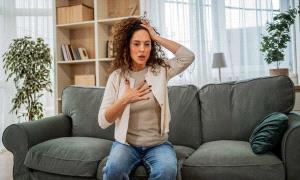 اضطرابات القلق ونوبات الهلع.. كيف تفرق بينهما؟
