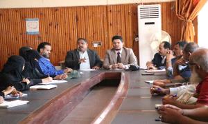 مدير عام البريقة يناقش مع فريق النزول الميداني المكلف من محافظ عدن آلية تنفيذ مشروع المسح الأولي للكفاءات