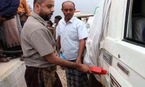 تراجع أسعار المشتقات النفطية يخفف الأعباء المعيشية ويثير ارتياحًا واسعًا في سقطرى 

