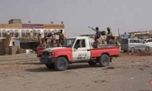 القاعدة تستحوذ على أسلحة الإخوان في حضرموت عقب نهب المعسكرات