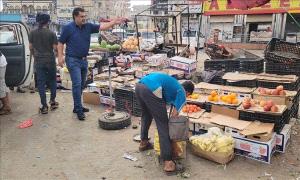 المنصورة بعدن تشهد حملة لإزالة العشوائيات وتنظيم الطرق