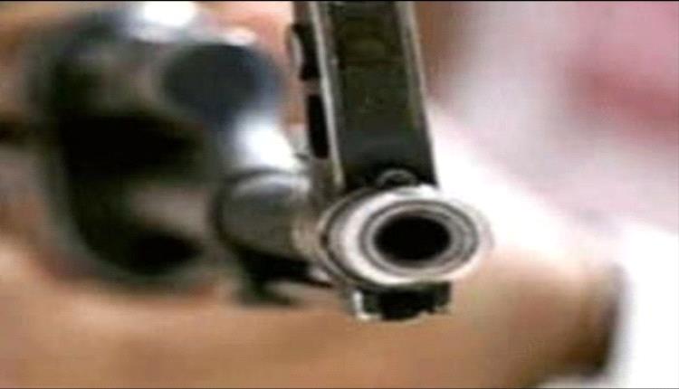 قيادي حو.ثي يهاجم بالرصـ.ـاص منزل امرأة في إب بعد بلاغ ابتزاز