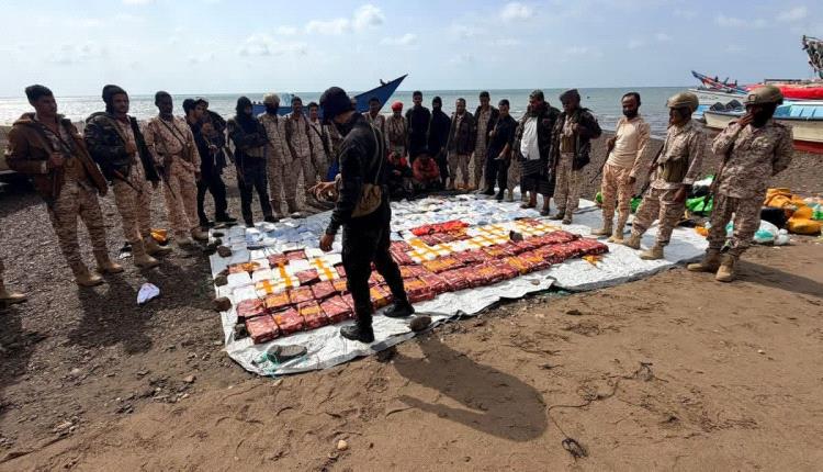 الحملة الأمنية لقوات العمالقة الجنوبية تضبط ربع طن من المخـ.ـدرات على متن قارب في باب المندب