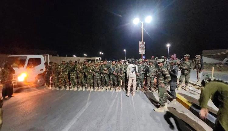 كتيبة من اللواء الثامن دفاع شبوة تصل مدينة عتق للمشاركة في تعزيز الأمن والاستقرار