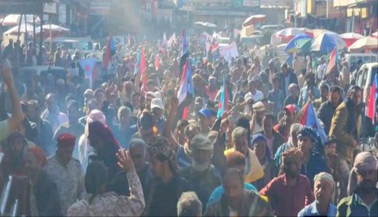 حشود الجنوب تقول كلمتها.. رفض للعدوان وتفويض للقيادة السياسية