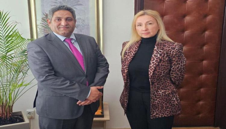 شمر يبحث مع مسؤولة بلغارية تطورات الأوضاع في اليمن