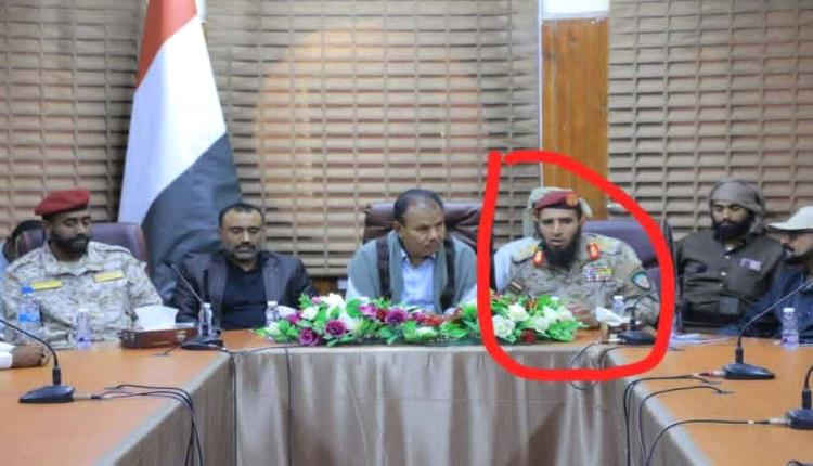 الحكم الذاتي بزيّ عسكري.. ضابط يمني يقود مشاورات حضرموت من داخل الوادي