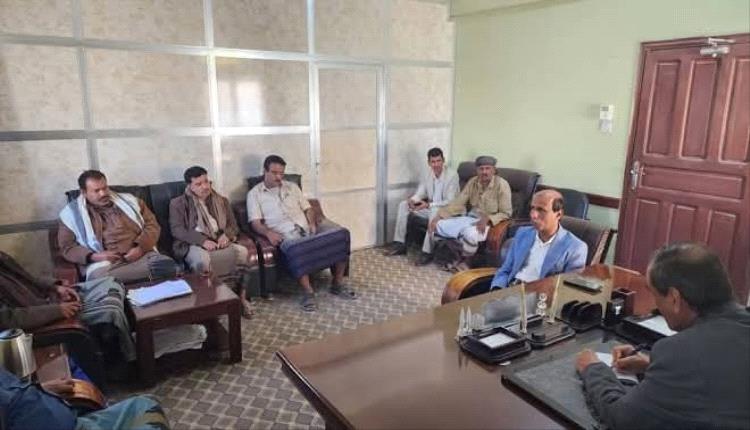 السلطة المحلية بشبوة تواصل تقييم الأداء والانضباط الوظيفي في الوحدات الإدارية للدولة