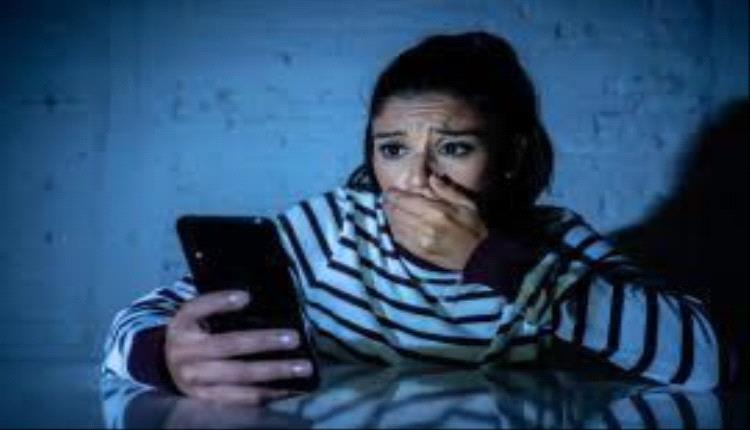 فتاة تنـ.ـتحر بسبب ابتزاز أحد أقاربها..