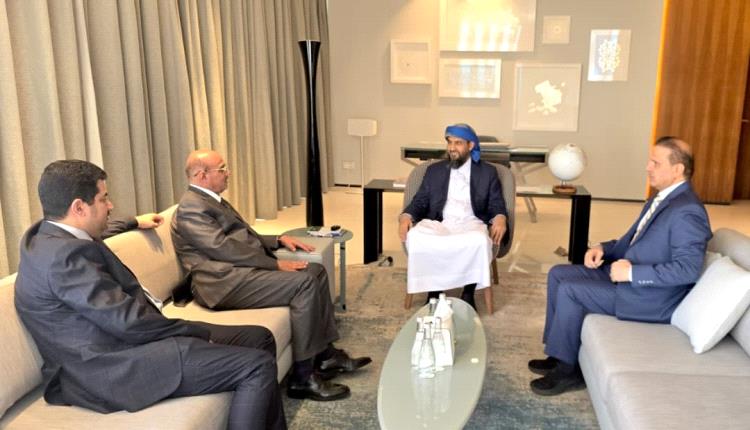 المحرّمي يستقبل محافظ البنك المركزي ويناقش معه مستجدات الأوضاع الاقتصادية واستقرار العملة