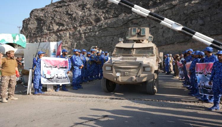 قوات العمالقة الجنوبية تسلّم معسكر جبل حديد لقوات أمن المنشآت