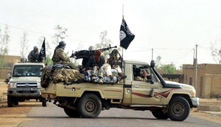 استراتيجية “التفوق الشامل”.. ترامب يغير قواعد الحرب على القاعـ.ـدة في اليمن