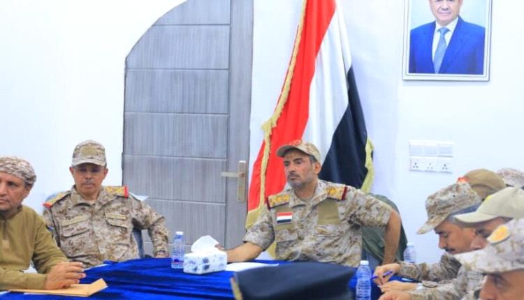 رئيس هيئة الأركان يستعرض خطط 2026 التدريبية والقتالية في مأرب

