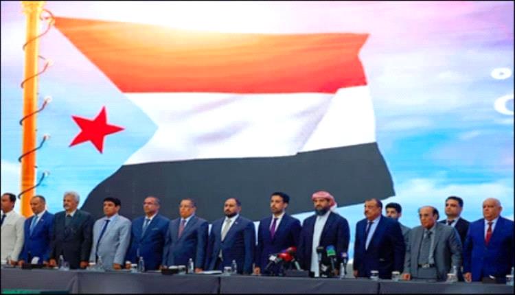 غاضبا من رفع راية الجنوب.. الحو.ثي يستهدف عدن بخطابات مأزومة والرد يُزلزل أوهام "المشروع الرافضي"