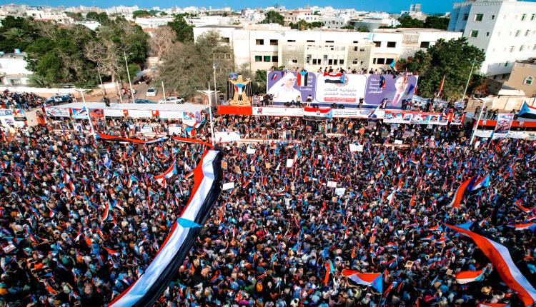 تلبية لدعوة الرئيس الزُبيدي .. أبناء الجنوب يحتشدون في العاصمة عدن بمليونة الثبات والتصعيد الشعبي "بيان"