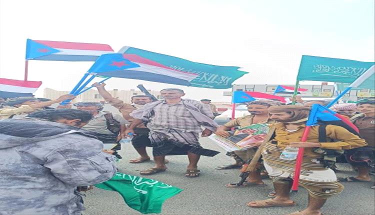 وفود جماهيرية في ساحة العروض تؤكد دعم الحوار الجنوبي 
