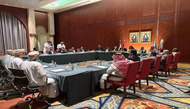 كشف يضم 500 شخص.. الحو.ثيون يعرقلون اتفاق مسقط بأسماء وهمية