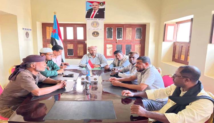 تنفيذية انتقالي الشحر تجدد التأكيد على جنوبية حضرموت ورفض قمع الحريات