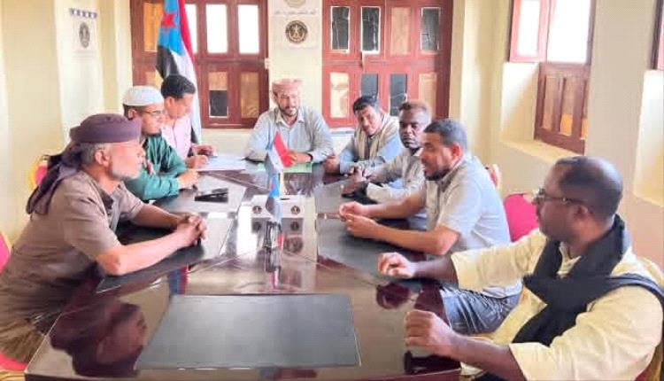 تنفيذية انتقالي الشحر تجدد التأكيد على جنوبية حضرموت ورفض قمع الحريات