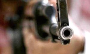 فوضى الـ.ـسلاح تحت حكم الحو.ثيين: قـ.ـنابل ورصـ.ـاص يطاردان المدنيين في إب