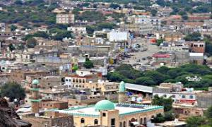 غالبيتهم نساء وأطفال .. 40 شهيد و85 جريحًا في قصف للطيران السعودي بالضالع 
