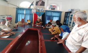 العقيد نبيل عامر يترأس اجتماعاً أمنياً رفيع المستوى لتعزيز الأمن ورفع الجاهزية في مديرية كريتر
