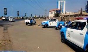 شرطة عدن تلقي القبض على متهم بإطلاق النار وتهديد مواطن
