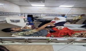 باقات ورد ورسائل أمل من طلاب الضالع لمرضى مركز الغسيل الكلوي