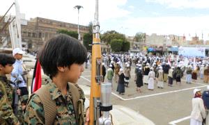 تأهبا لجولات قـ.ـتالية.. الحو.ثيون يخضعون طلاب المدارس للتجنيد الإجباري