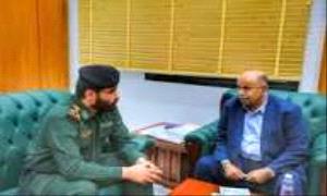 محافظ حضرموت يناقش تعزيز المنظومة الأمنية بالوادي والصحراء
