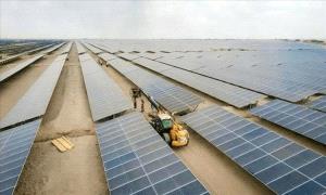 إعادة تشغيل محطة الطاقة الشمسية بعدن وتحسّن متوقع في الكهرباء

