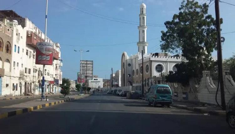 انهيار الطبقة الوسطى في اليمن.. كيف ابتلع الغلاء موظفي الدولة وأعاد تشكيل المجتمع؟