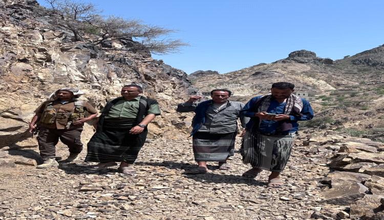 وكيل محافظة الضالع يزور جبهة الأزارق ويشيد بصمود الأبطال في وجه الملـ.ـيشيات