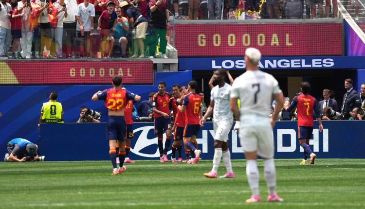إسبانيا تدك شباك النمسا بثلاثية وتخطف تذكرة دور الـ16 لكأس العالم